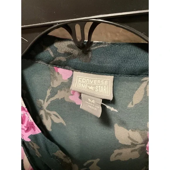 Bundle 2 tops J. Crew Navy Swiss Dot  Top Size M and Converse Floral  Size M - Picture 5 of 5